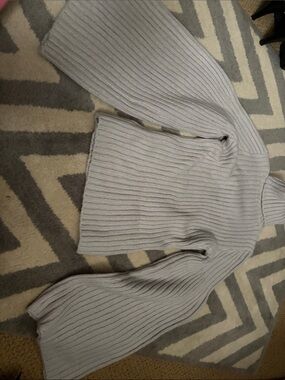 Guess Light Gray Ribbed Turtleneck Sweater